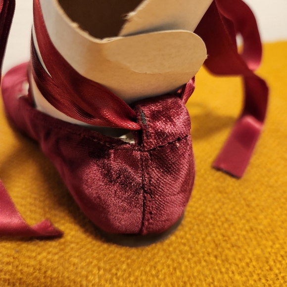 Gallucci Italian Burgundy Velvet Shoes - Picture 5 of 7